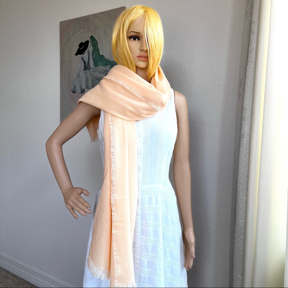 Beryll Cashmere Wrap Scarf - Picture 5 of 7